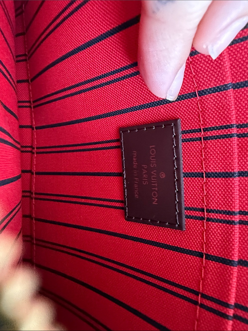Louis Vuitton Damier Ebene MM/GM Pochette - Picture 8 of 8